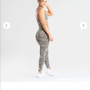 Women’s Best  Camo Leggings